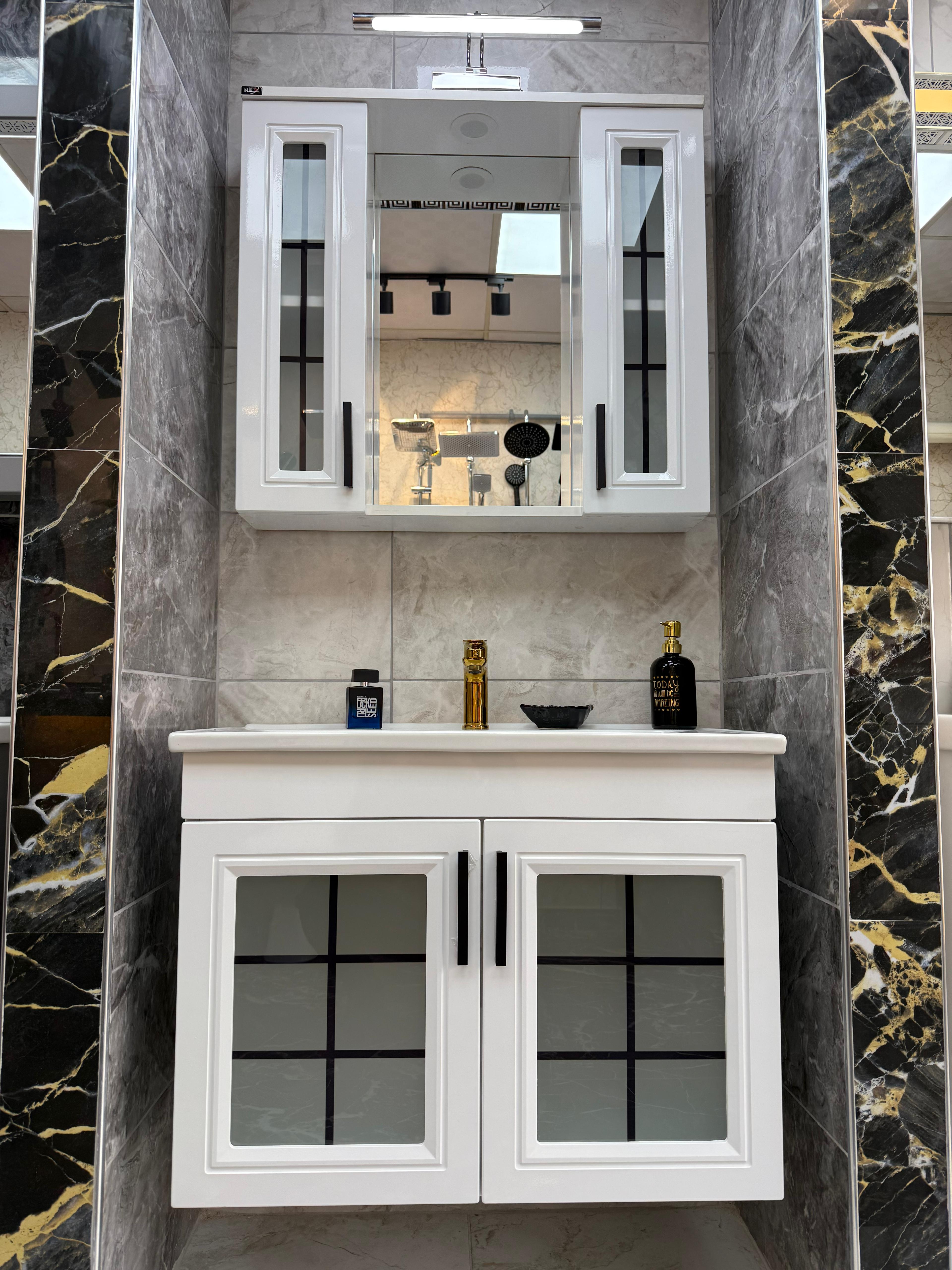 BANYO DOLABI 